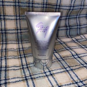 Monat Blow Out Cream